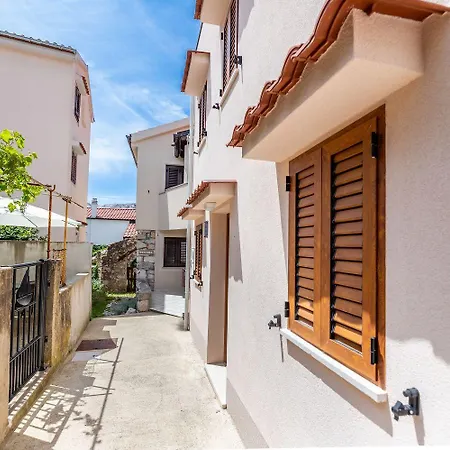 Appartamento Traumhaftes Nur 100 Meter Zum Inmitten Der Romantischen Altstadt Baška